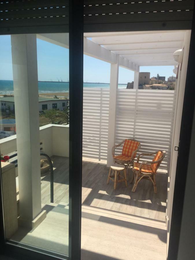 Apartmán Attico Fronte Mare Pozzallo Exteriér fotografie